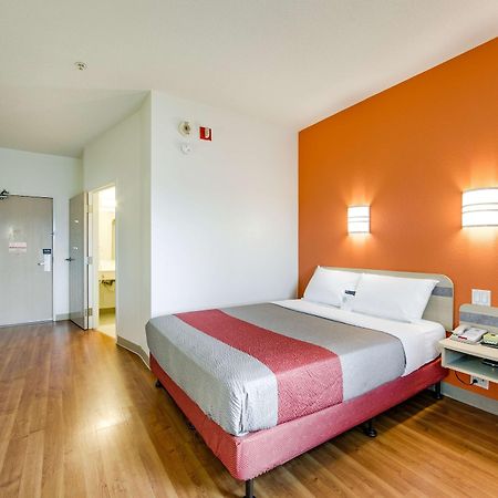 Motel 6-Brampton, On - Toronto Экстерьер фото