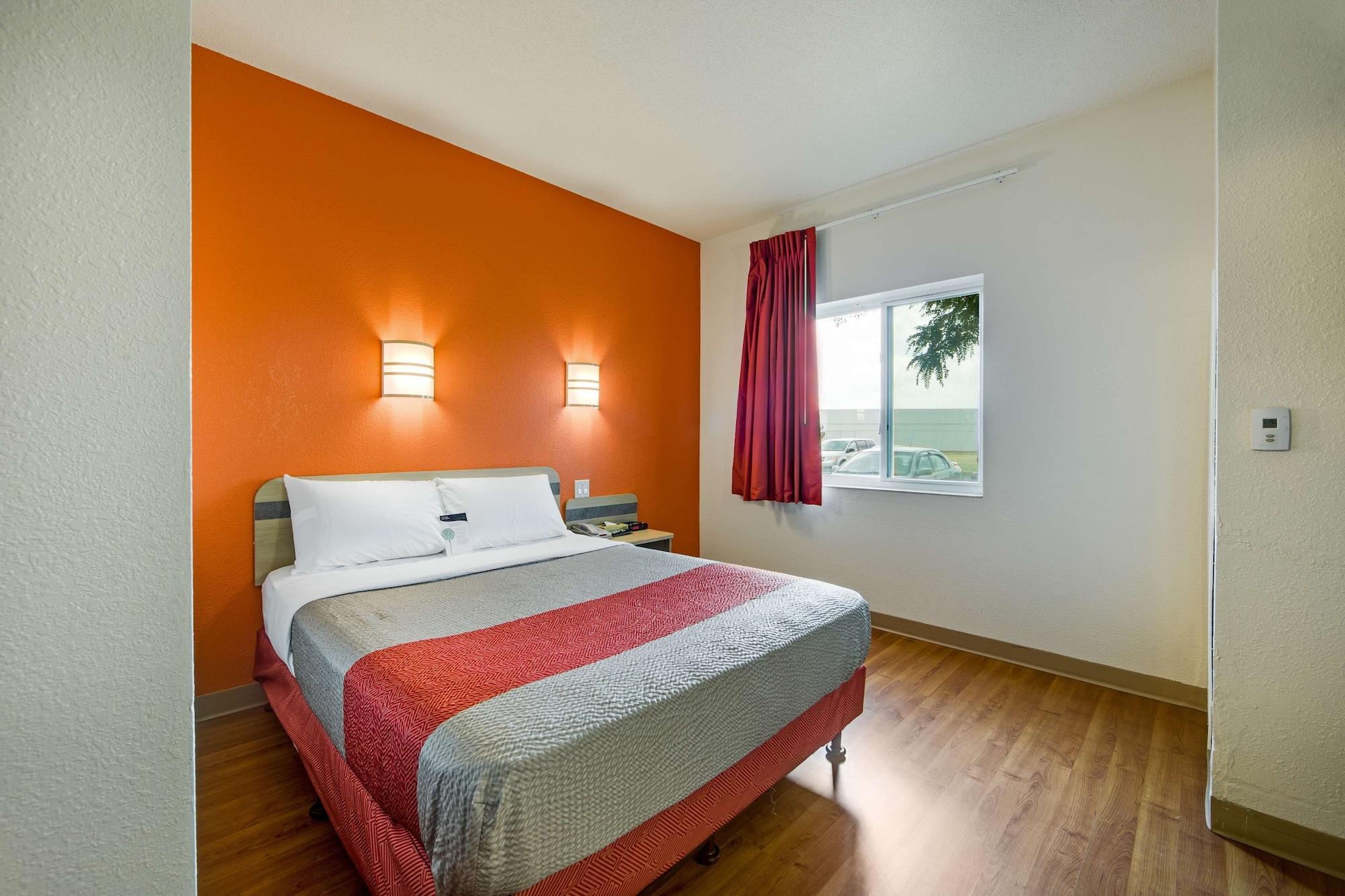 Motel 6-Brampton, On - Toronto Экстерьер фото