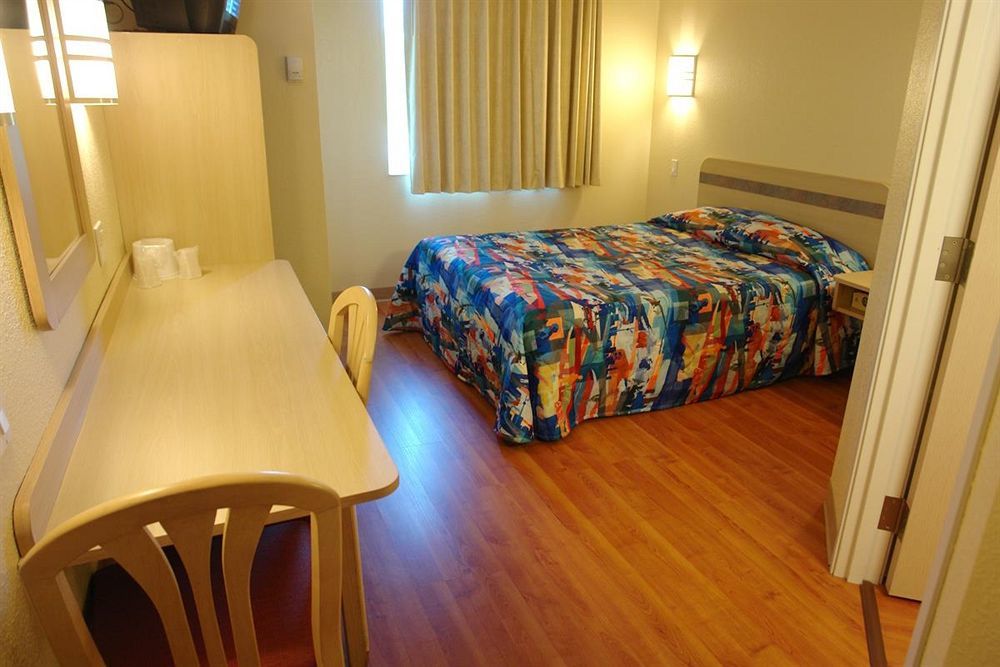 Motel 6-Brampton, On - Toronto Экстерьер фото