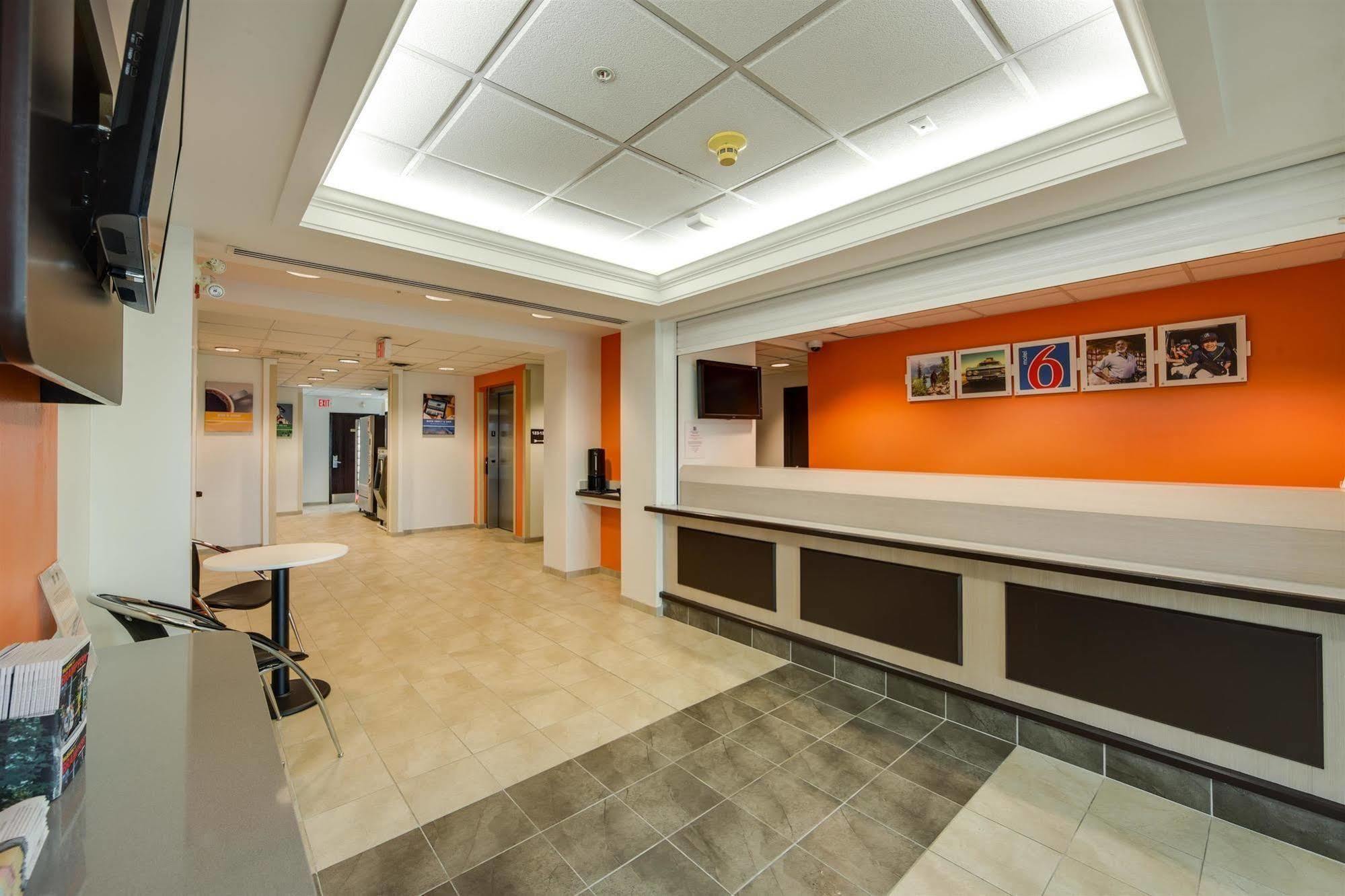 Motel 6-Brampton, On - Toronto Экстерьер фото