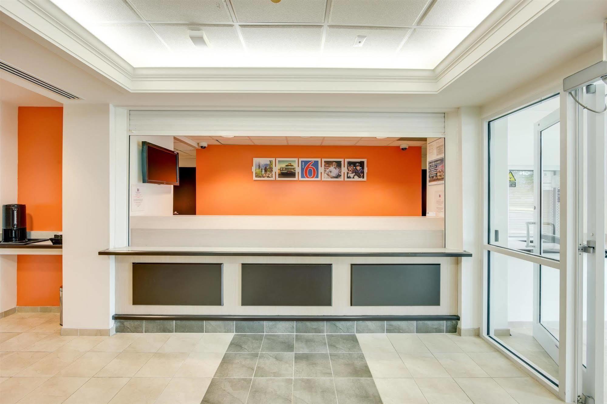 Motel 6-Brampton, On - Toronto Экстерьер фото