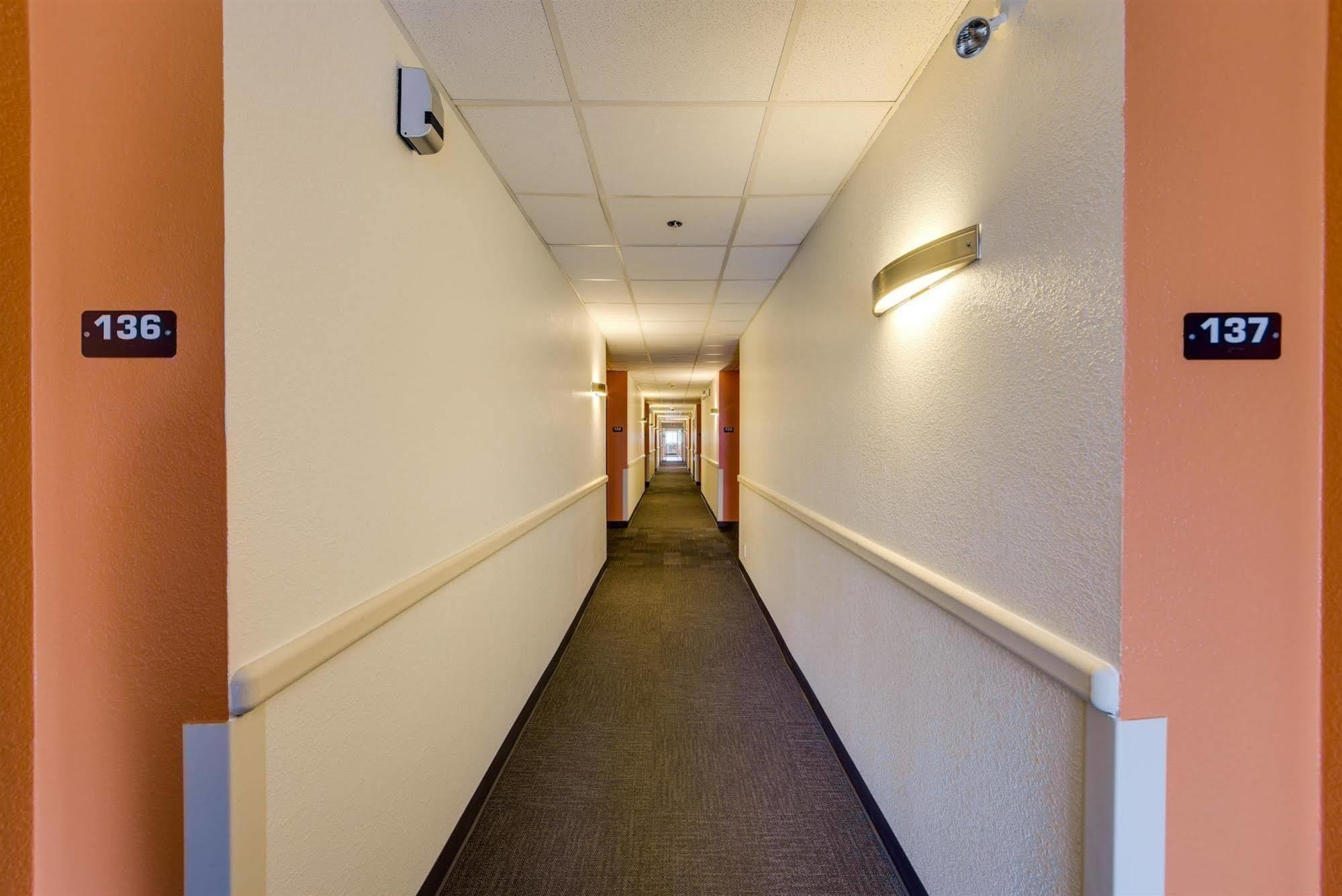 Motel 6-Brampton, On - Toronto Экстерьер фото